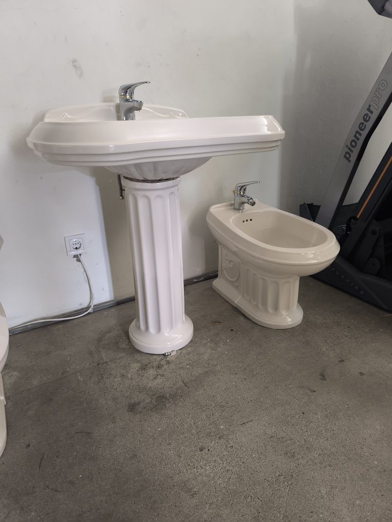 Conjunto loiças WC com torneiras