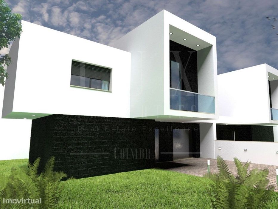 Terreno com Projeto Aprovado | 4 Moradias