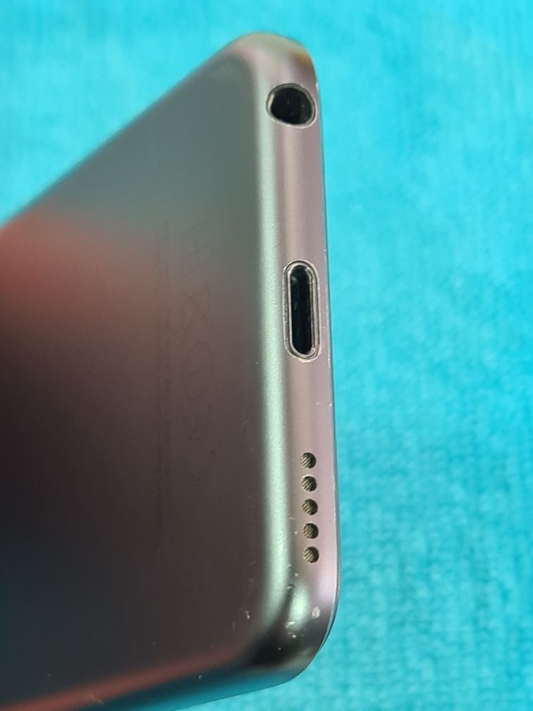 Apple iPod A1574 "16gb"