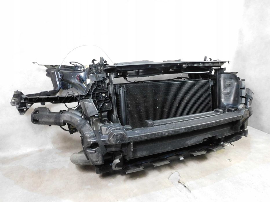 AUDI Q7 4M Передня панель, телевізор