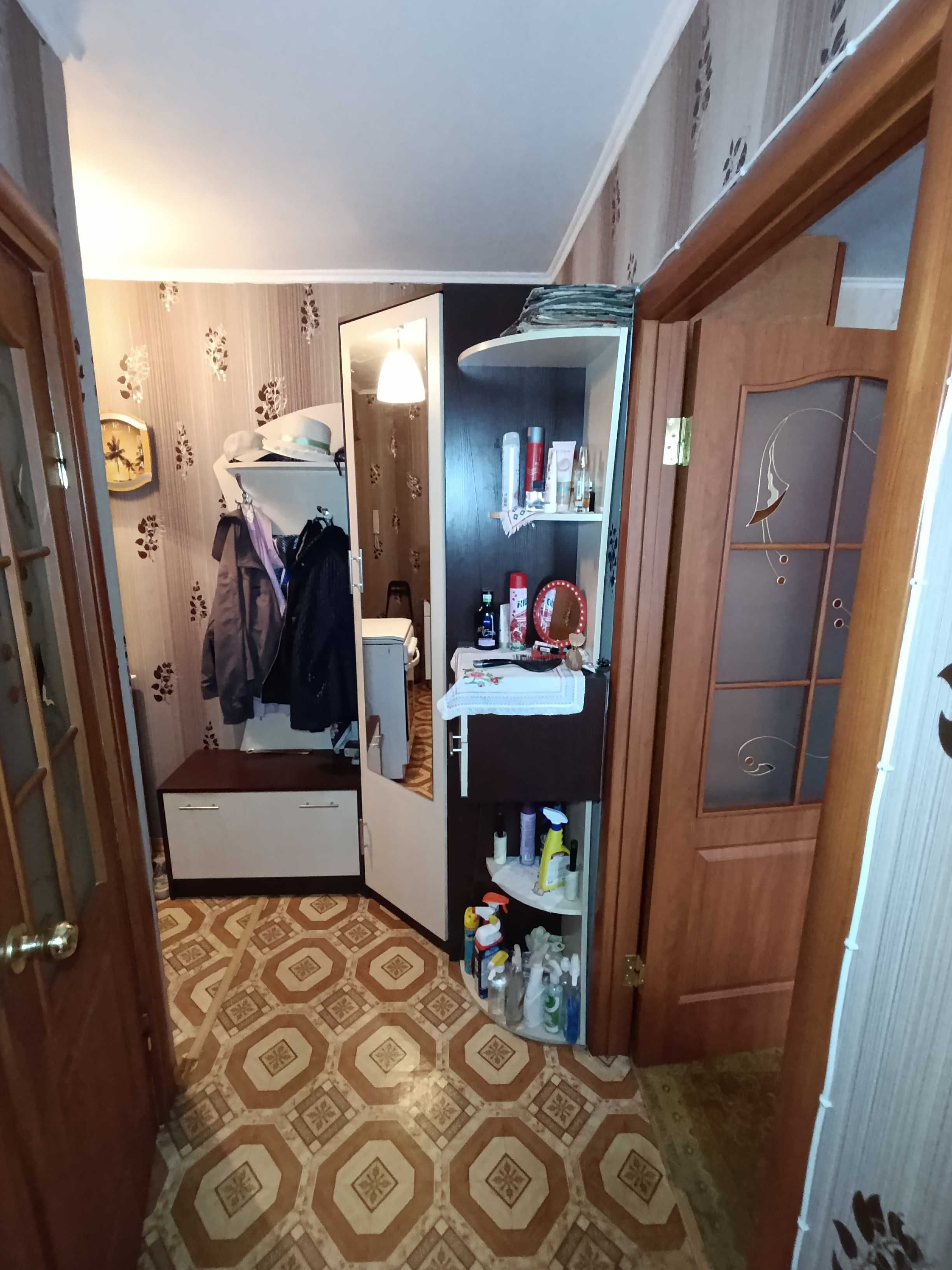 Продам 2-ком квартиру г. Буча ул. Полевая ЦЕНТР, этаж 2, общ. 45 м2