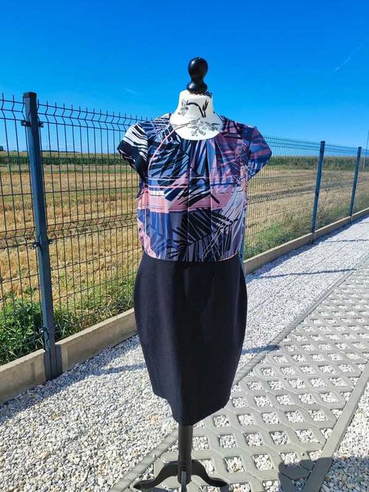 Wyprzedaż sukienka Papaya XL 42 wzorki odcięcie rękawek czarna fiolet
