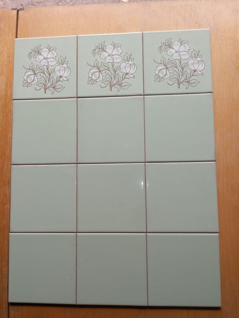 Plytki ceramiczne z lat 80 tych