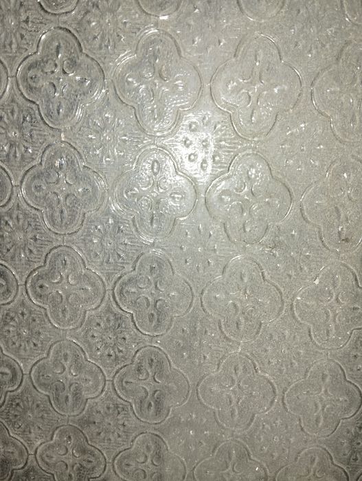 Двері в хорошому стані.