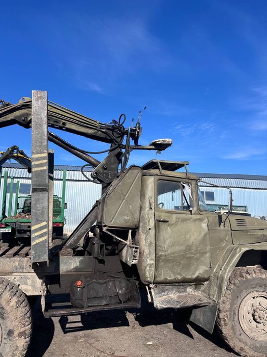 Зил 131 с манипулятором