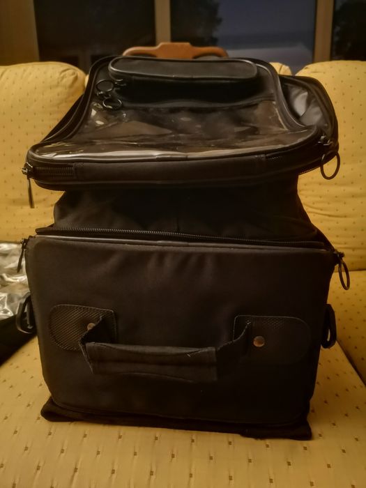 Saco moto viagem com iman grande espaço pois divide em 2 sacos novo