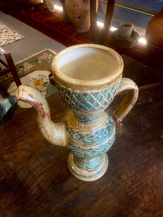 Antigo Jarro Decorativo em Cerâmica Esmaltada