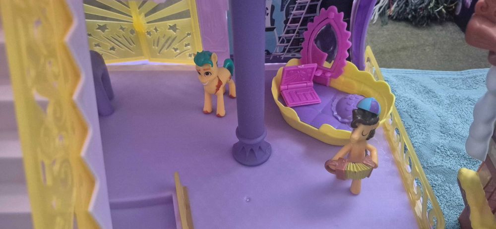 Zamek my Little Pony Canterlot