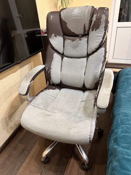 Крісло компʼютерне