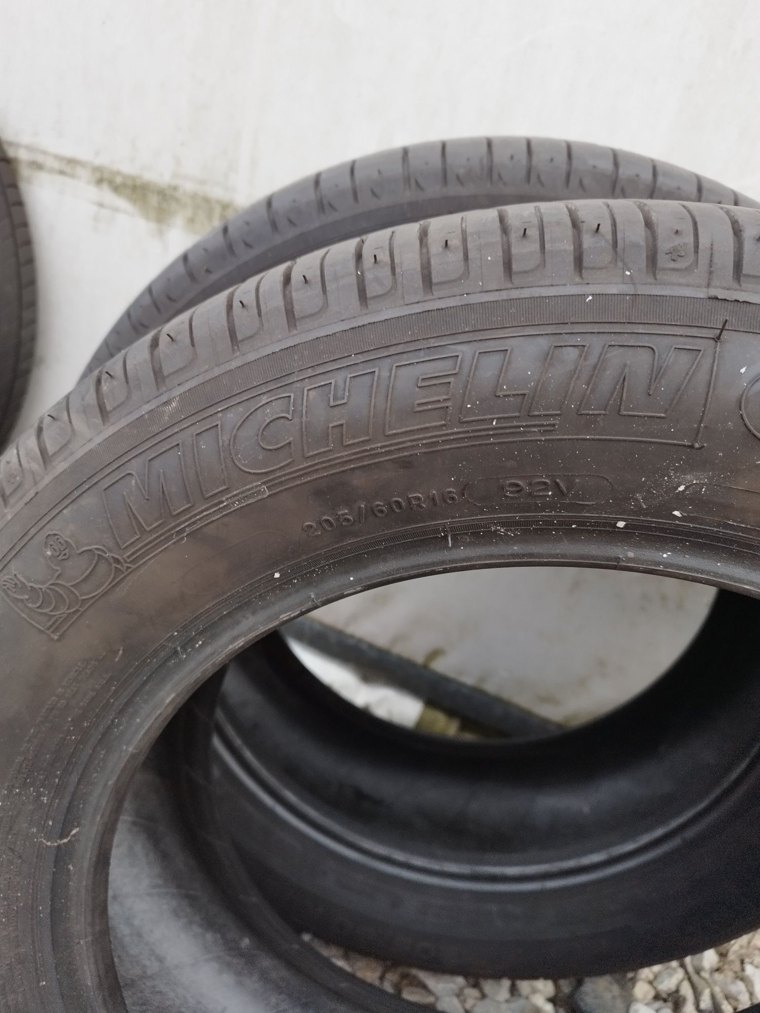 Opony Michelin 205/60/R16 6mm bieznika ładne