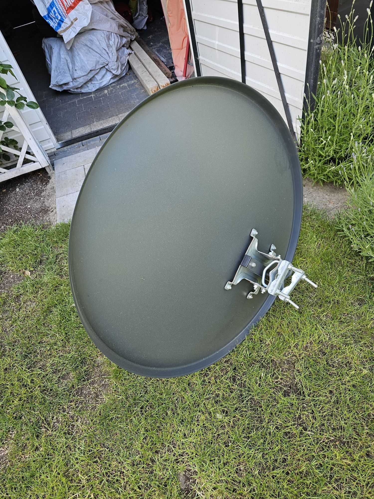 Czasza Antena satelitarna plus konwerter plus uchwyt