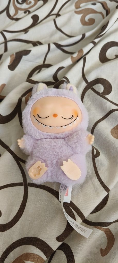 Продам ЛАБУБУ игрушку