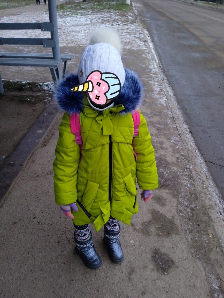Зимняя куртка, шапка перчатки, осенняя куртка