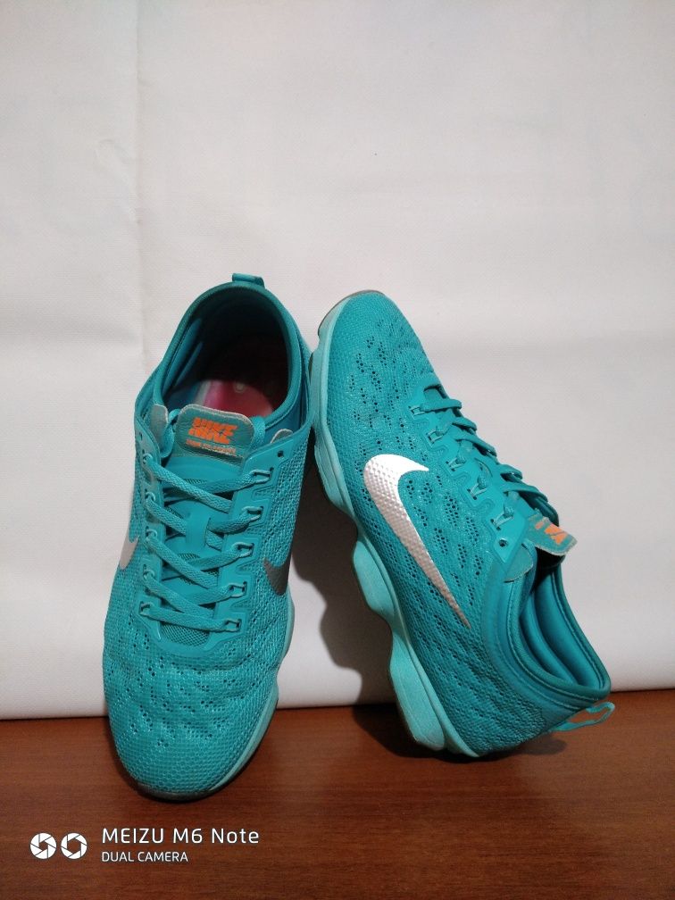 Nike женские кроссы оригинал.