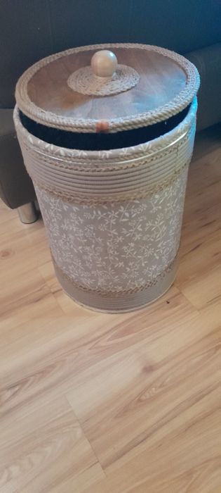 Sprzedam pojemnik ,kosz na koce lub poduszki!