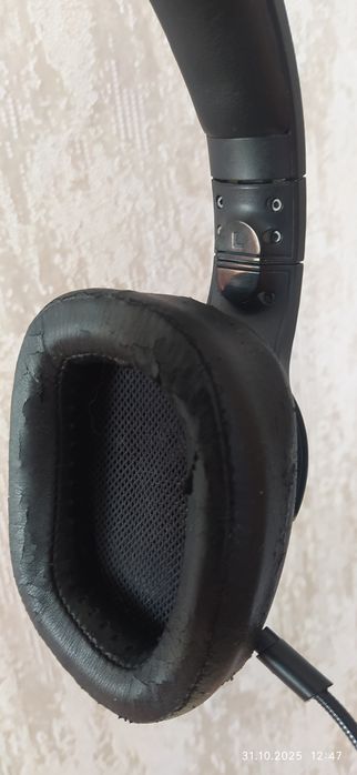 Навушники ігрові з мікрофоном.