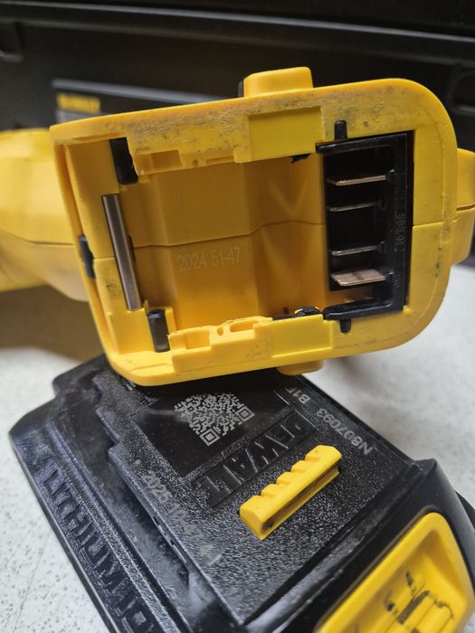 DeWalt Młotowiertarka SDS Zestaw DCH033