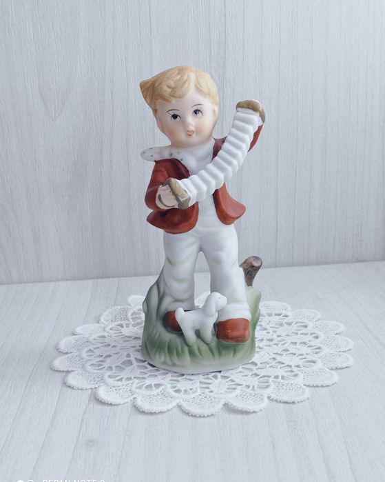 Статуэтка фигурка мальчик с гармошкой Германия
