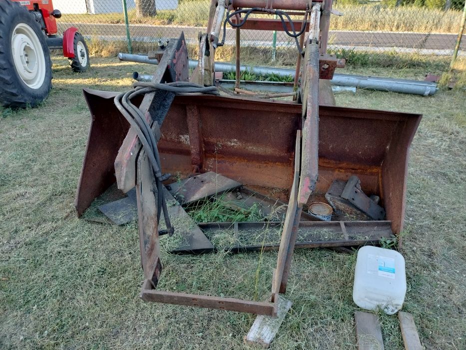 Ładowacz czołowy # Tur