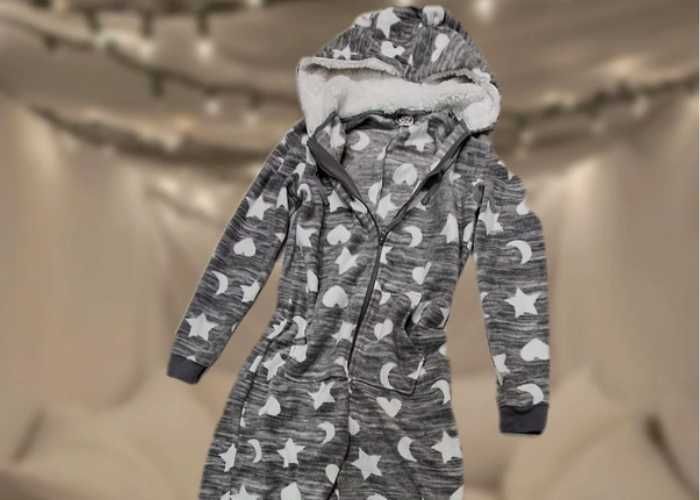 NOWY pluszowy onesie kombinezon z kapturem z uszkami w gwiazdki