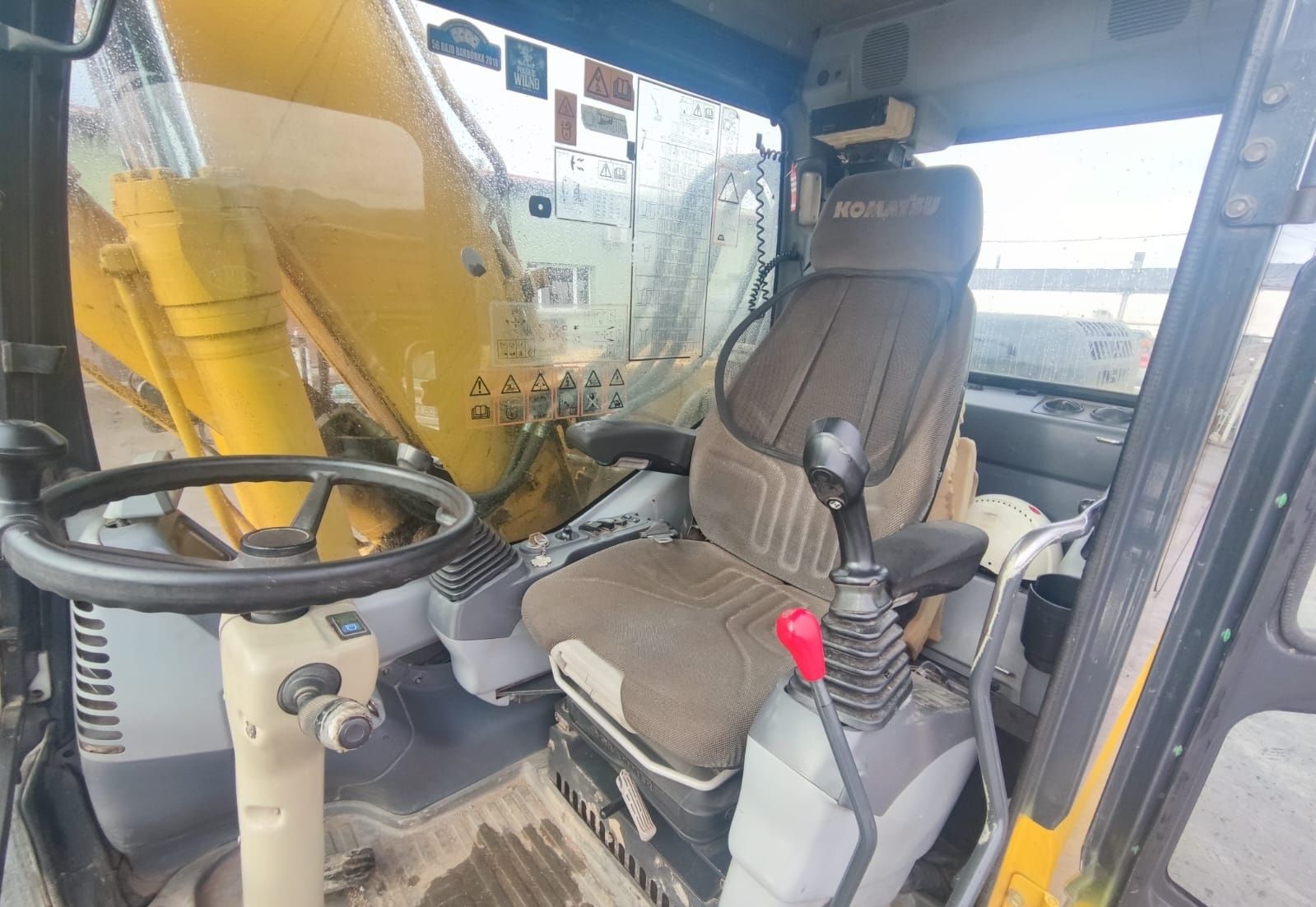 Koparka kołowa Komatsu PW-180-7. 2007 rok