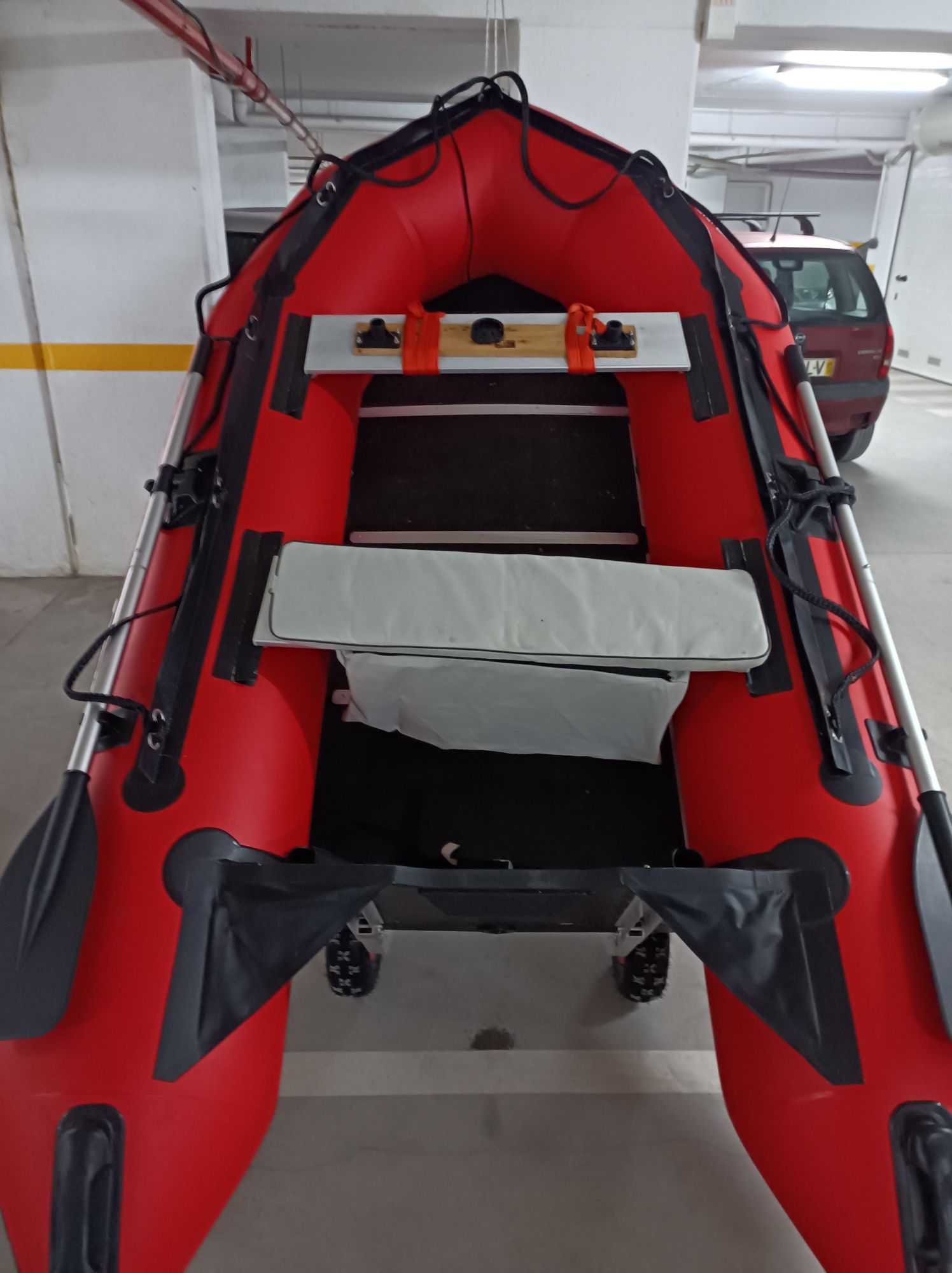 Barco semi-rigido