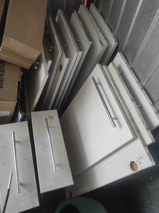 Fronty białe lakierowane