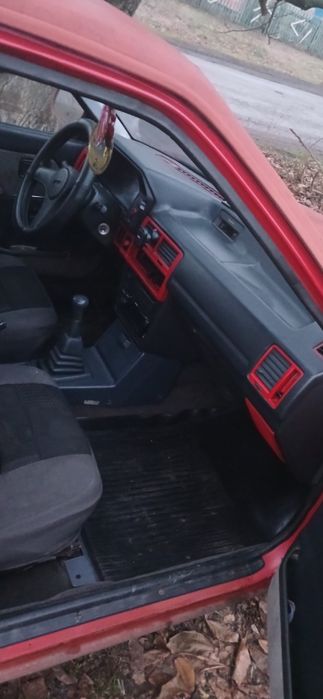 Продам мазду 323