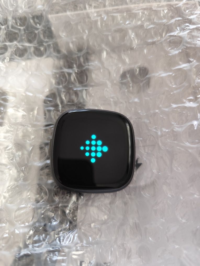 Fitbit versa 4 uszkodzony kabel pasek
