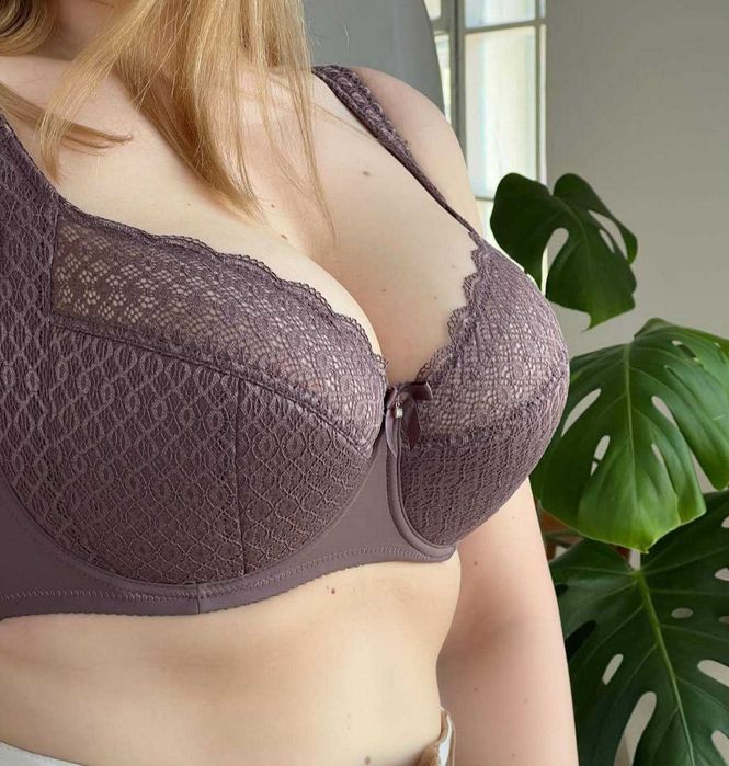 Ефектний бюст 95F