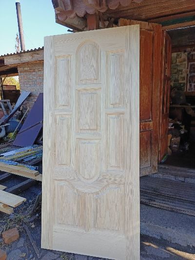 Двері, ліжка, сходи