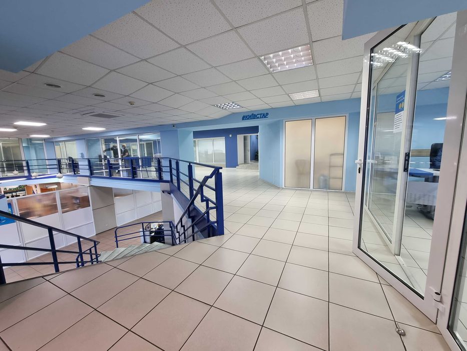 ПРОДАЖ приміщення під офіс, магазин, банк, 919 кв.м., б.Центральний, 3