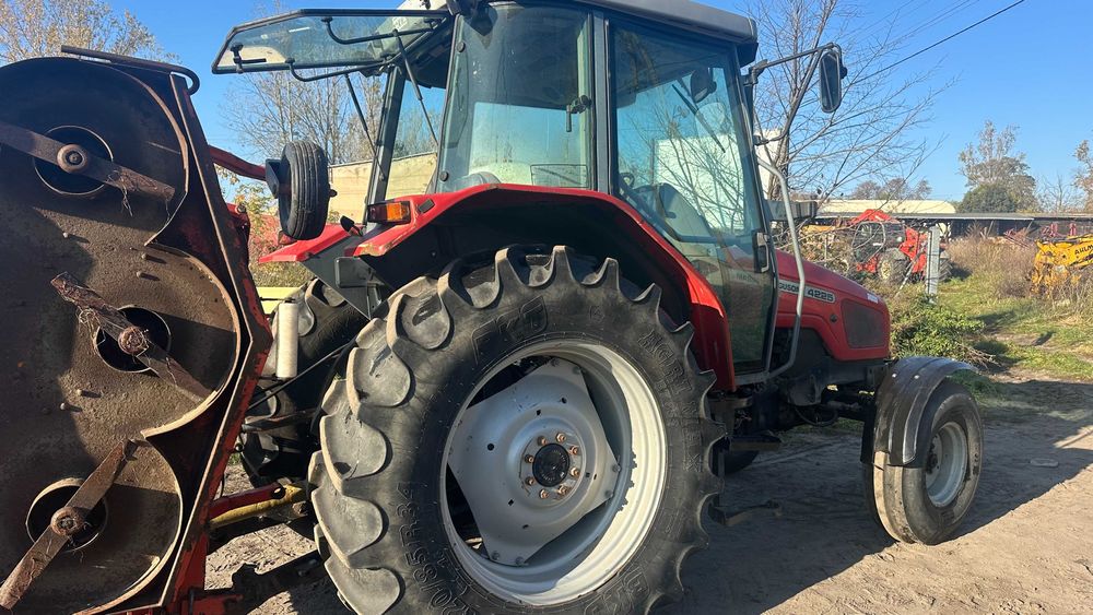 MASSEY FERGUSON 4225. sprowadzony. stan b. dobry.