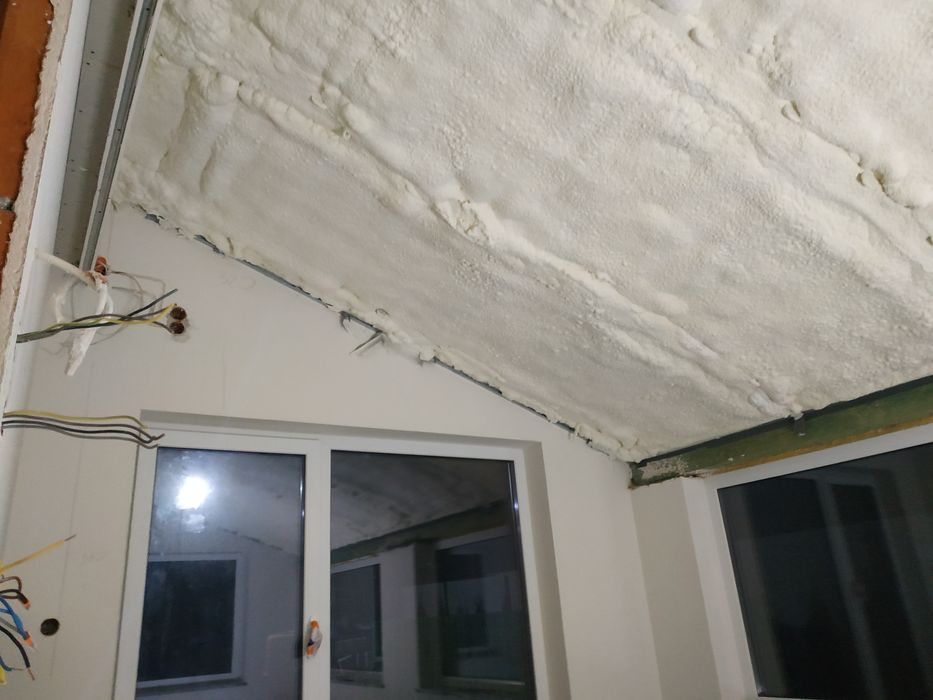 Ocieplanie pianką PUR Dachu i poddasza - Izolacje natryskowe Pianą