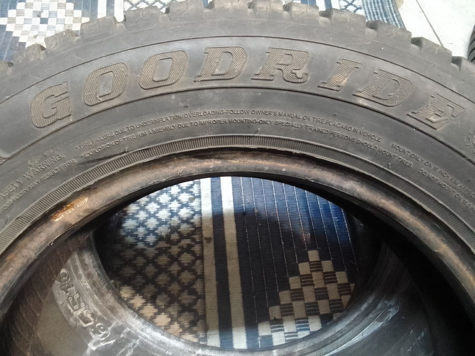 2 Opony zimowe 205/65r16C GOODRIDE