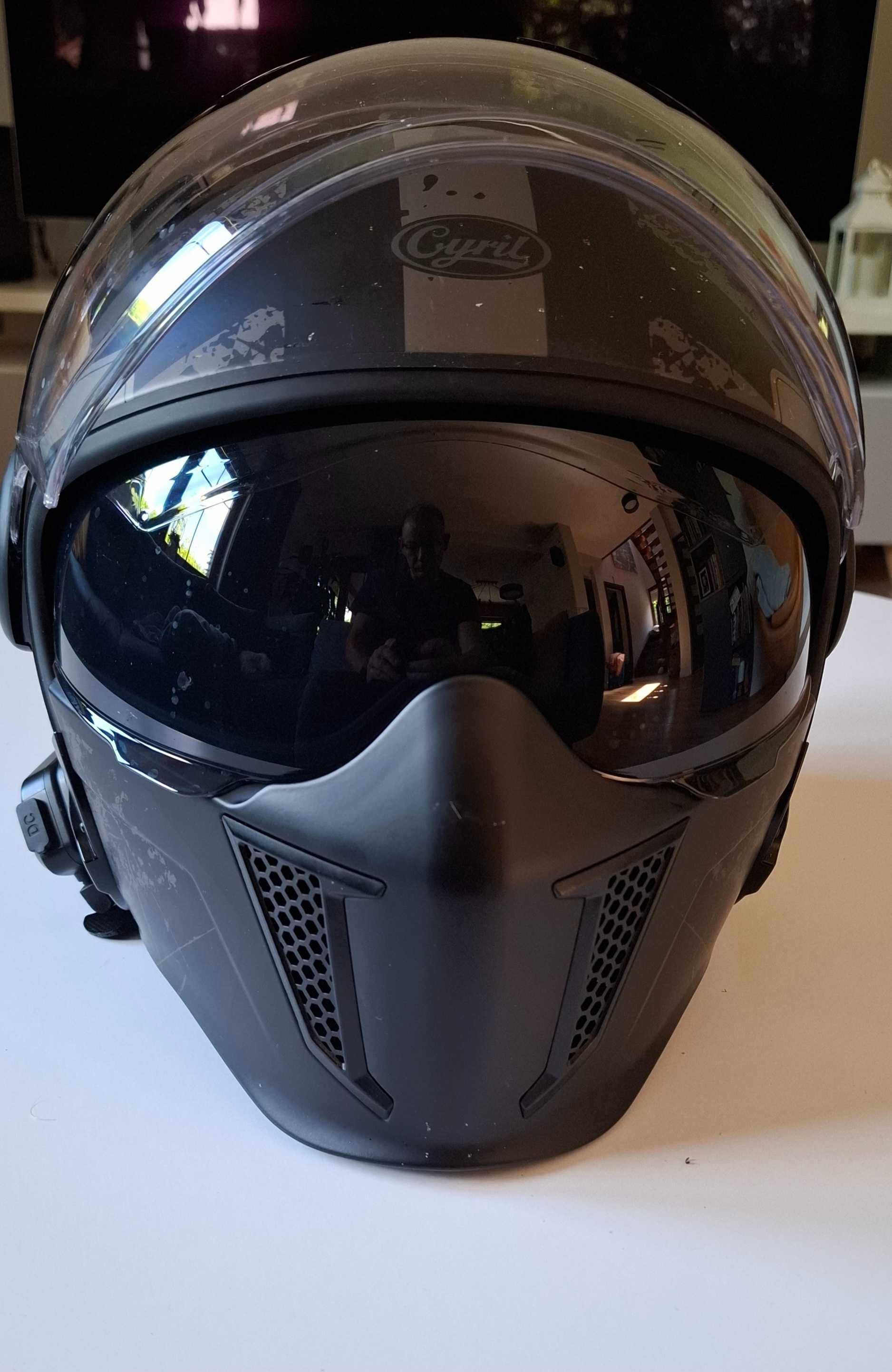 Kask motocyklowy z bluetooth