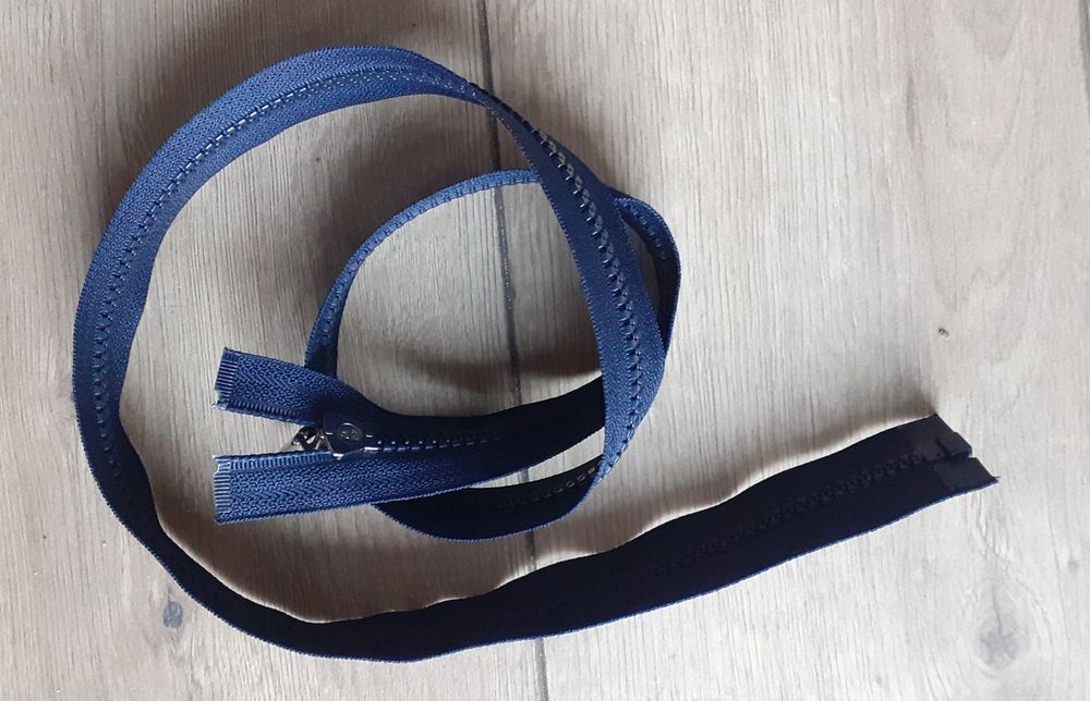 Zamek kostkowy, granatowy, 85 cm do kurtki lub płaszcza, nowy