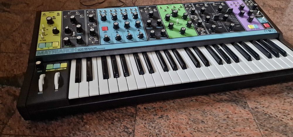 moog matriach syntezator