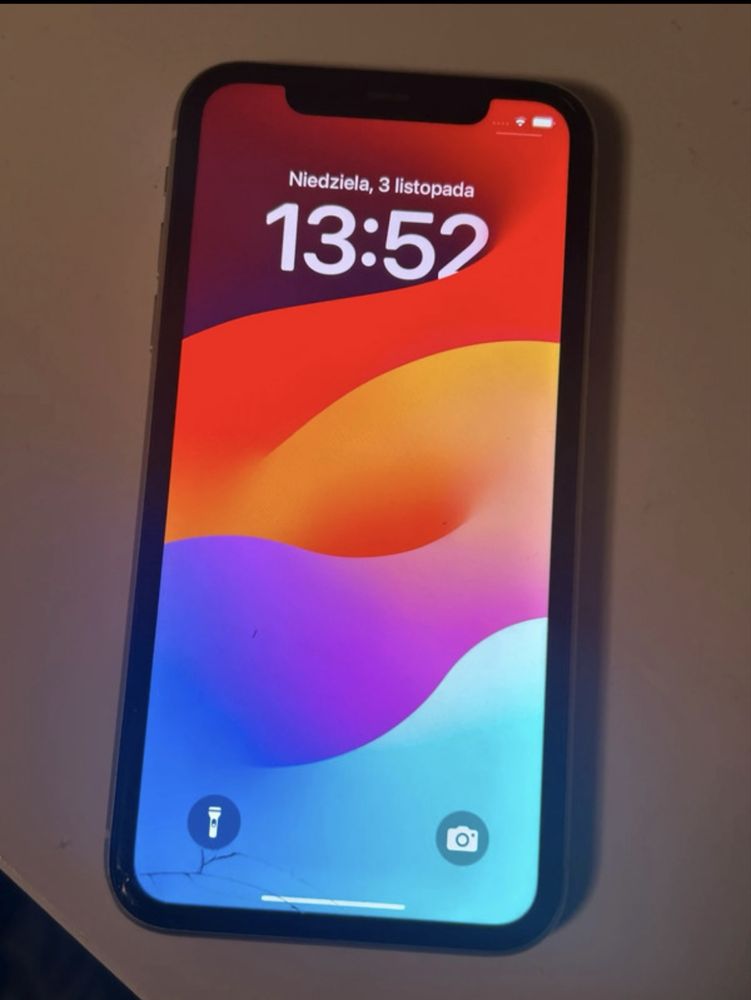 iPhone 11 w kolorze białym