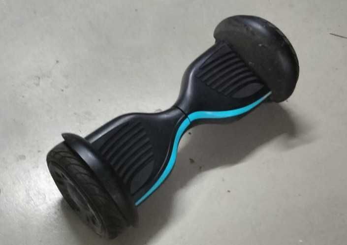 Hoverboard côr preta com cadeira encaixável com cabo de carregamento
