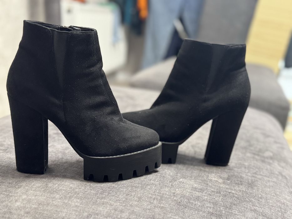 Осінні, весняні сапожки 37 розмір