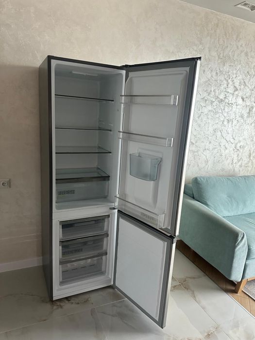 Холодильник Midea 180*55*54,5