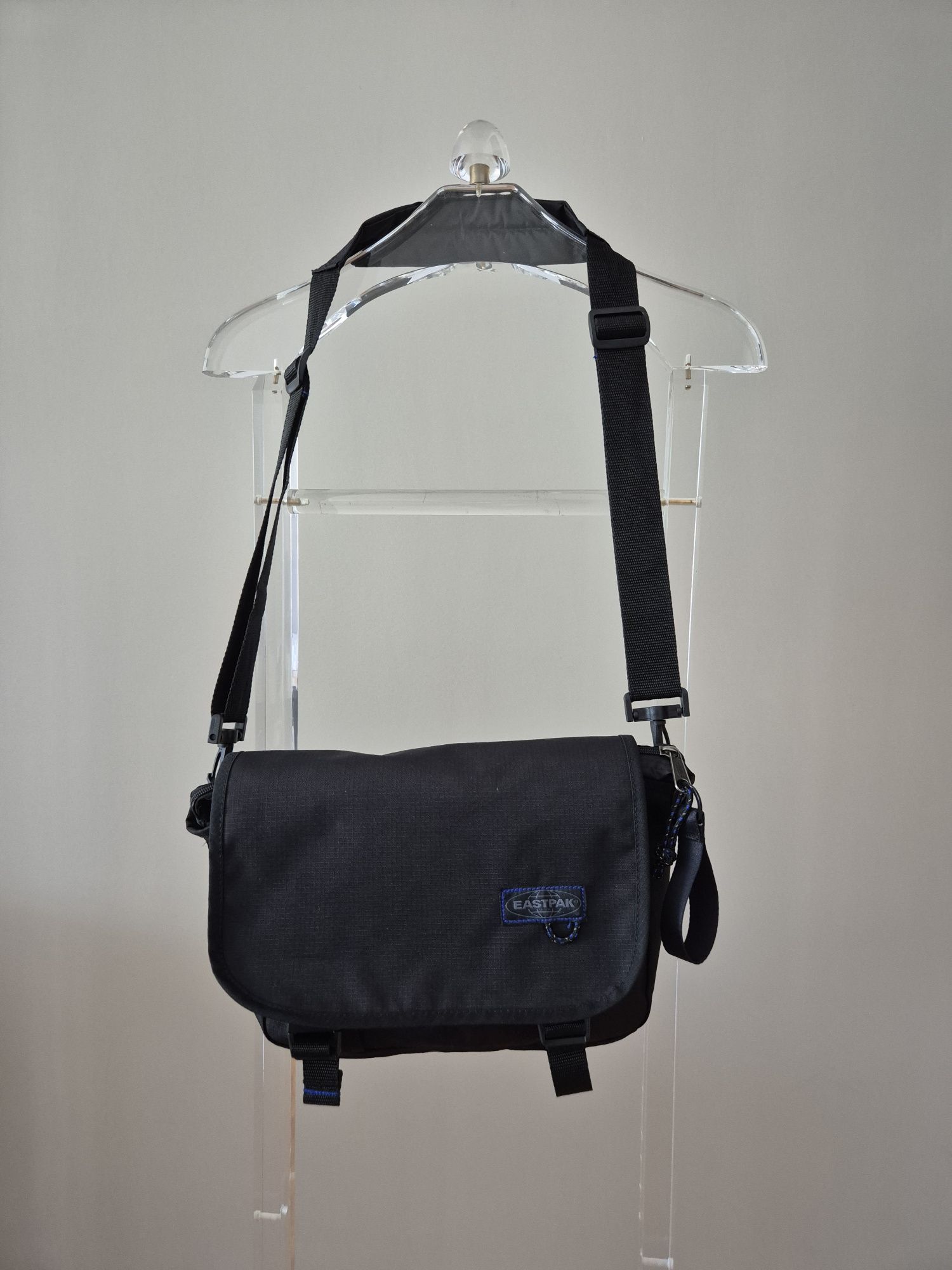 Eastpak bolsa tiracolo (novo)