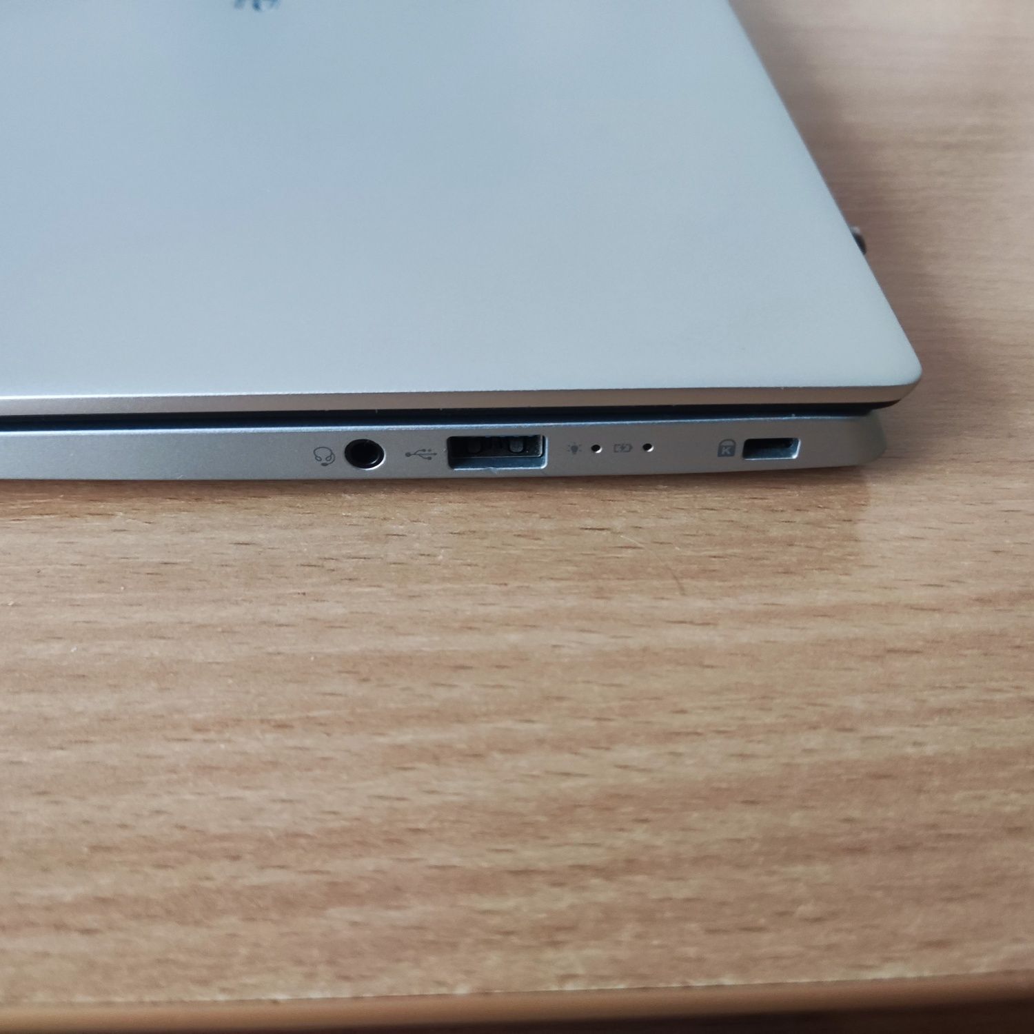 Ноутбук Acer Swift 1 SF114-34 (NX.A77EU.00S) Pure Silver
