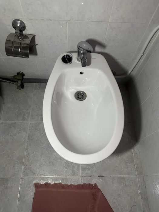 Moveis, sanitas, armario casa de banho e pedra doação