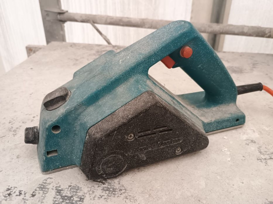 Strug elektryczny Black&Decker DN712
