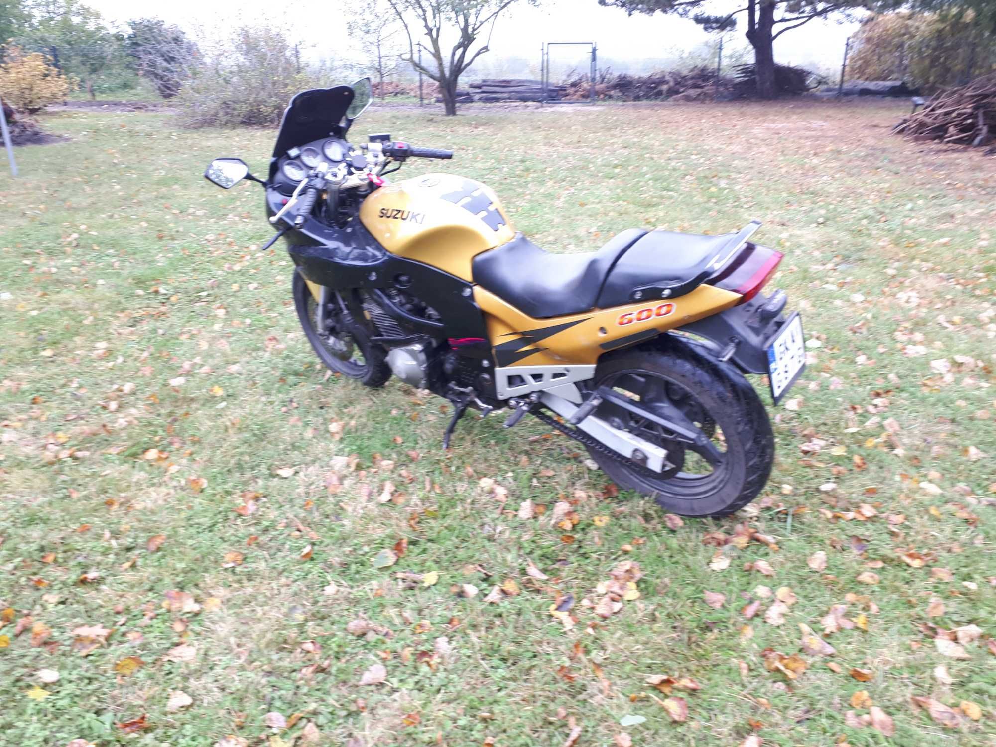 Suzuki GSX 600 F