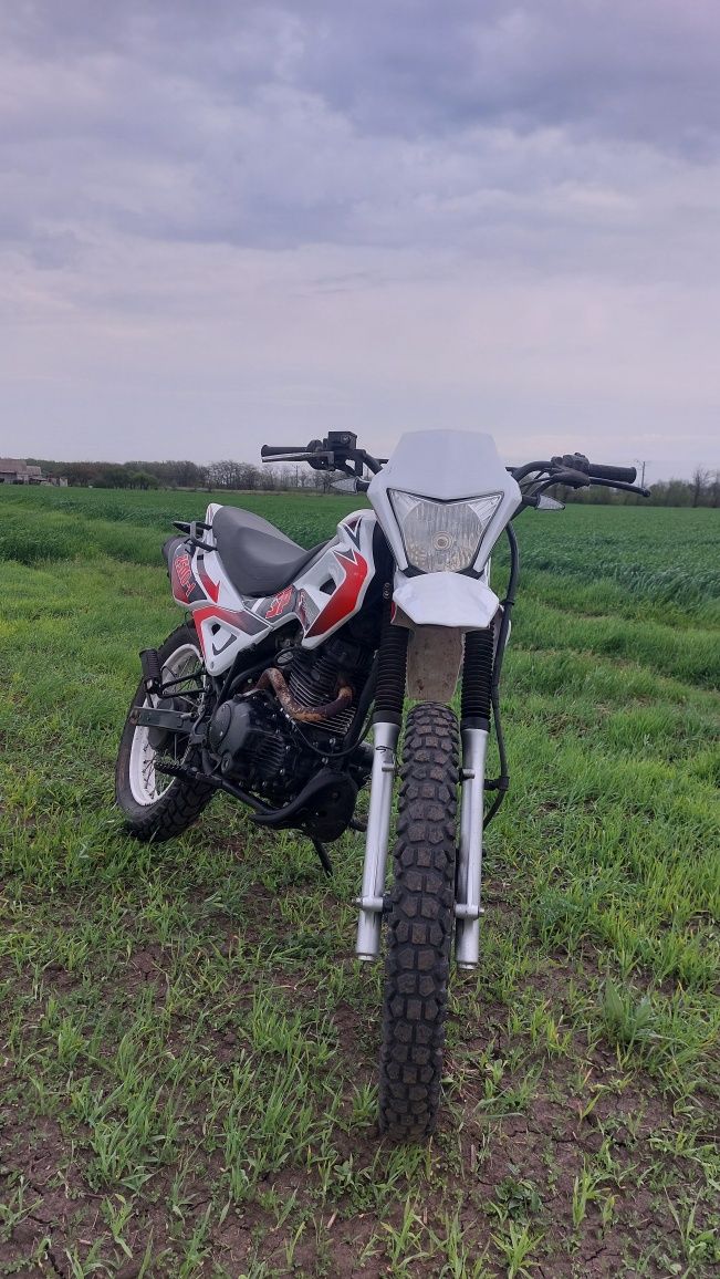 Срочно прадам спарк 250 д-1