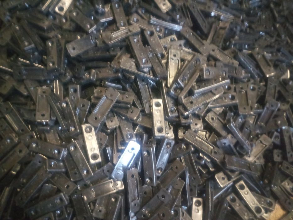 Опора меблева під два саморіза