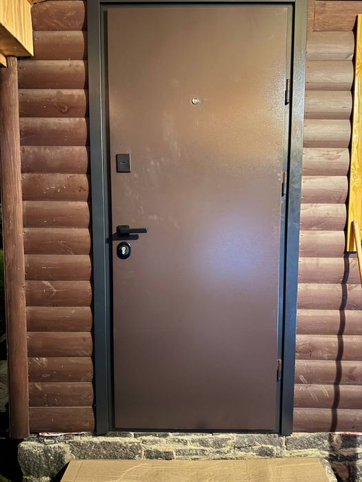Двери входные утеплённые стальные (тамбурные, подъездные, технические)